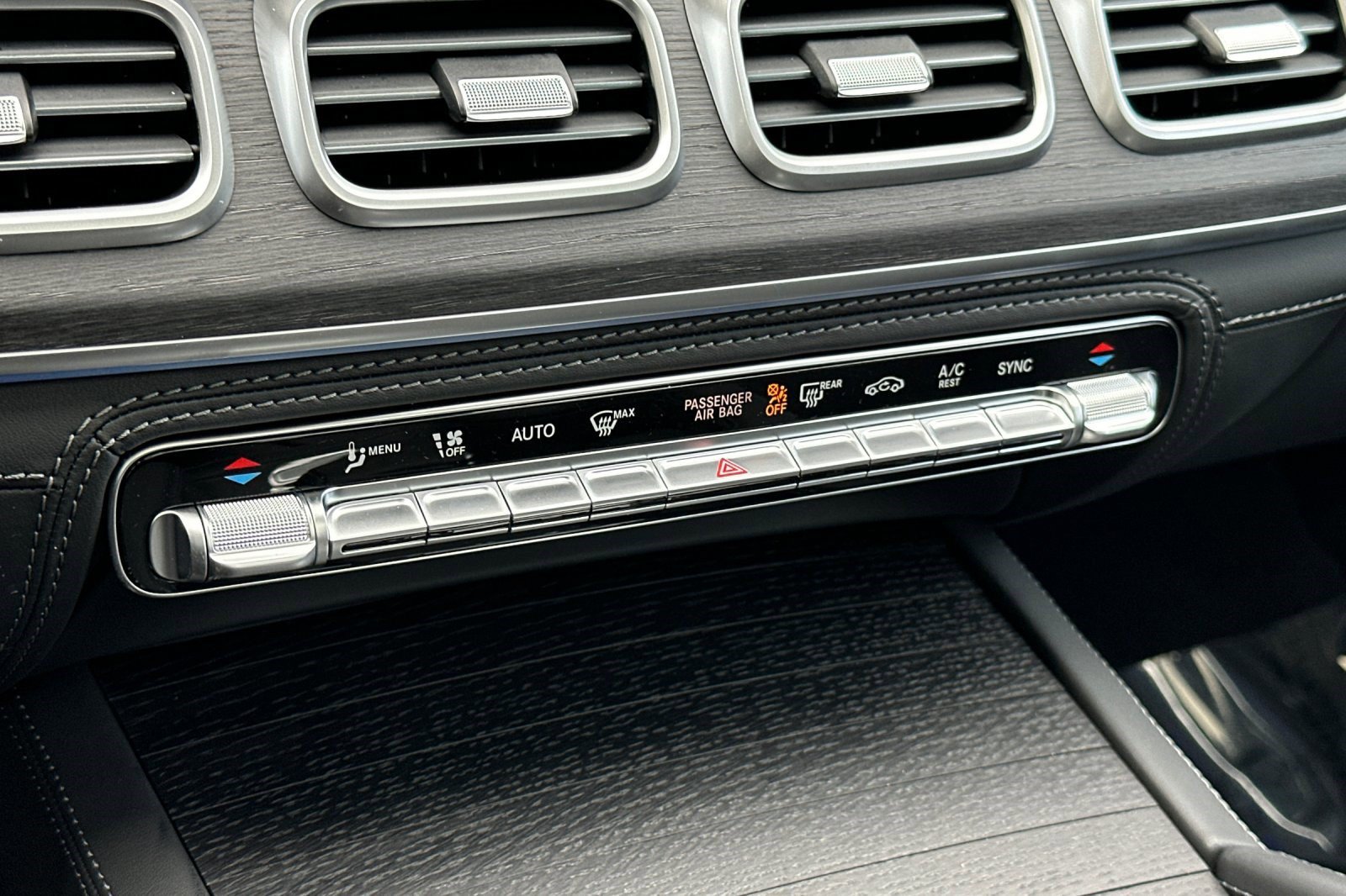 New 2026 Mercedes-Benz GLE 53 AMG 4MATIC image 18