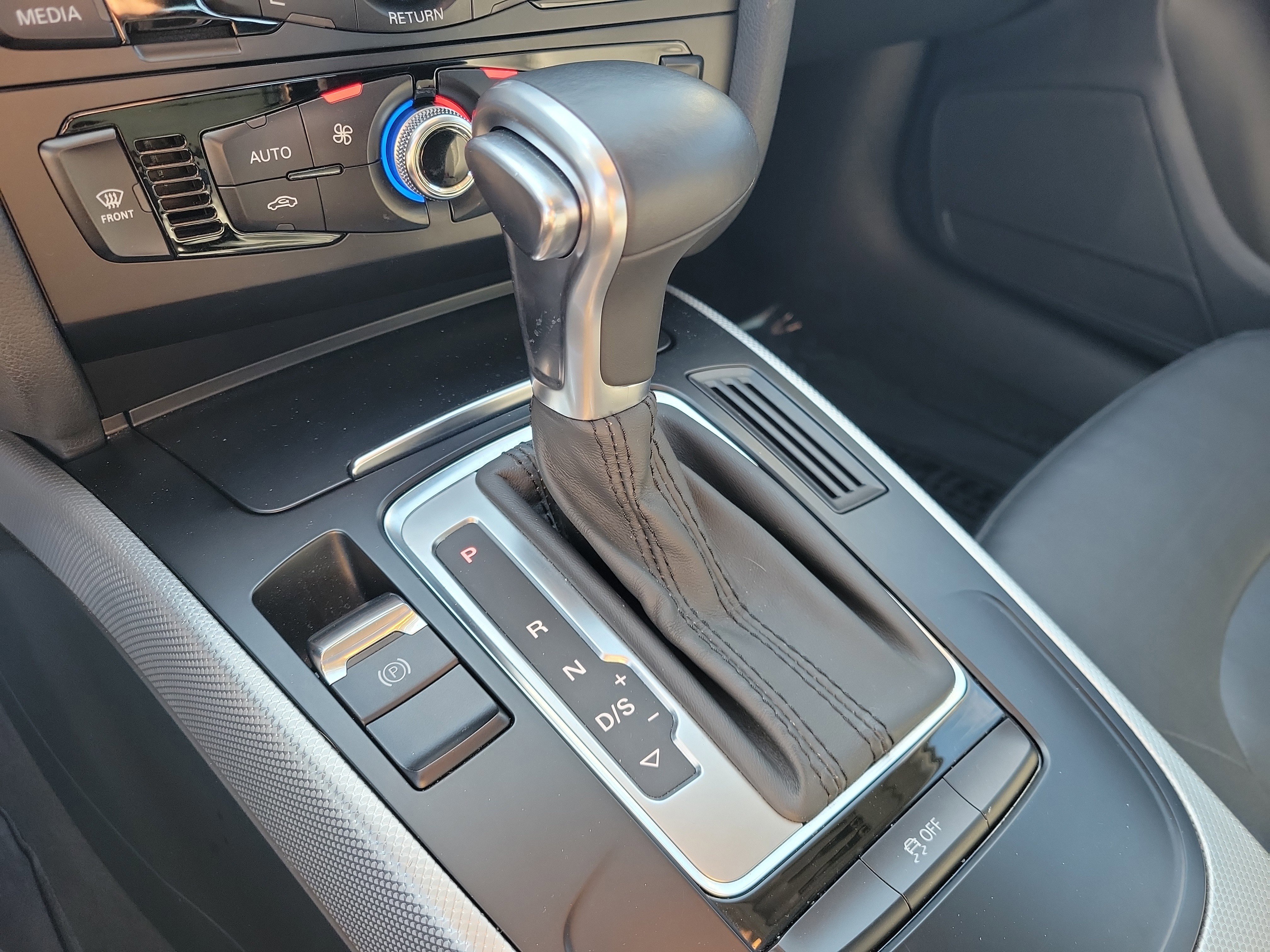 Used 2013 Audi A4 2.0T Premium w/ Convenience Pkg image 23