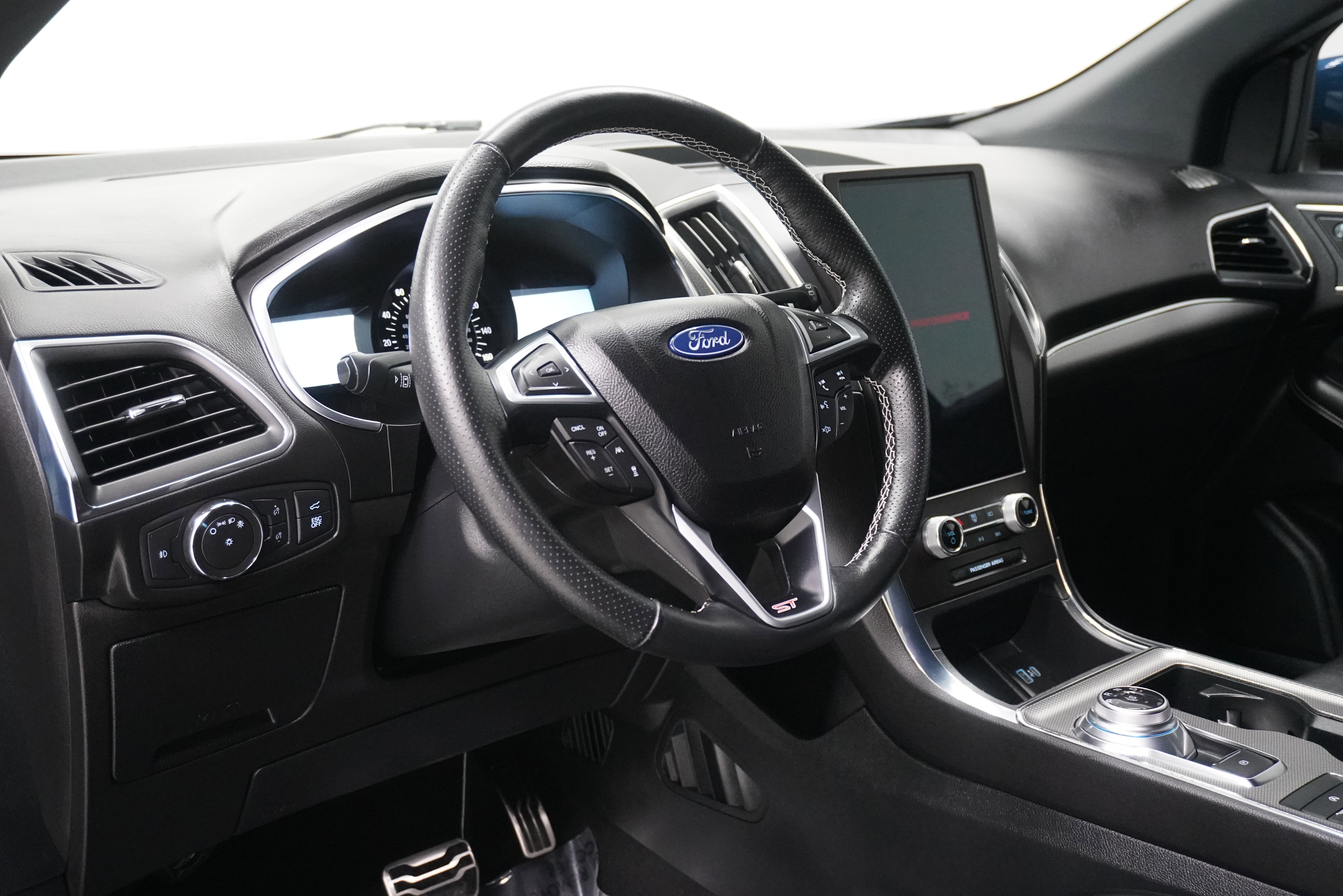 Used 2021 Ford Edge ST w/ Equipment Group 401A image 9