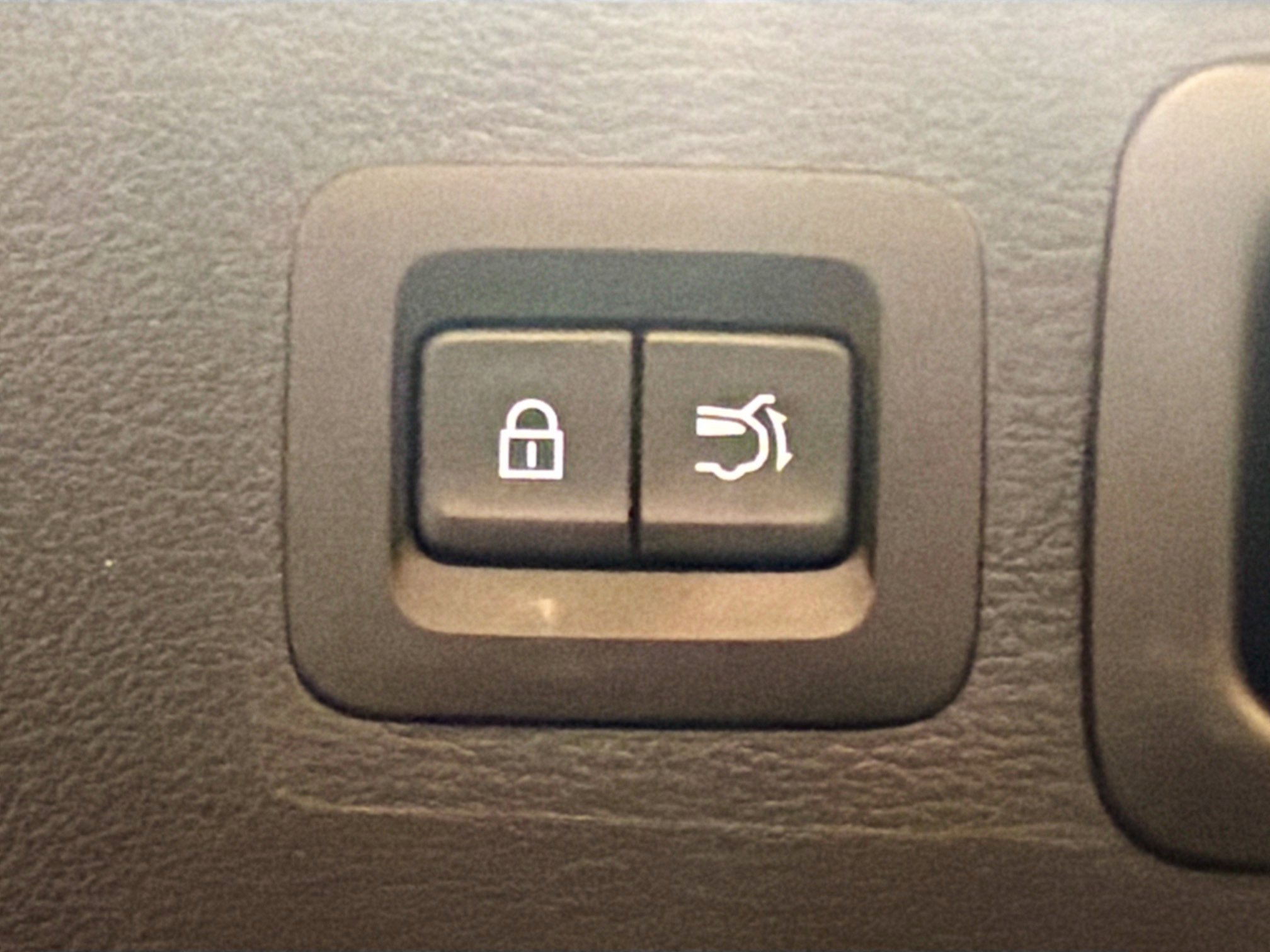 Used 2025 MAZDA CX-50 AWD 2.5 Hybrid w/ Premium Pkg image 31