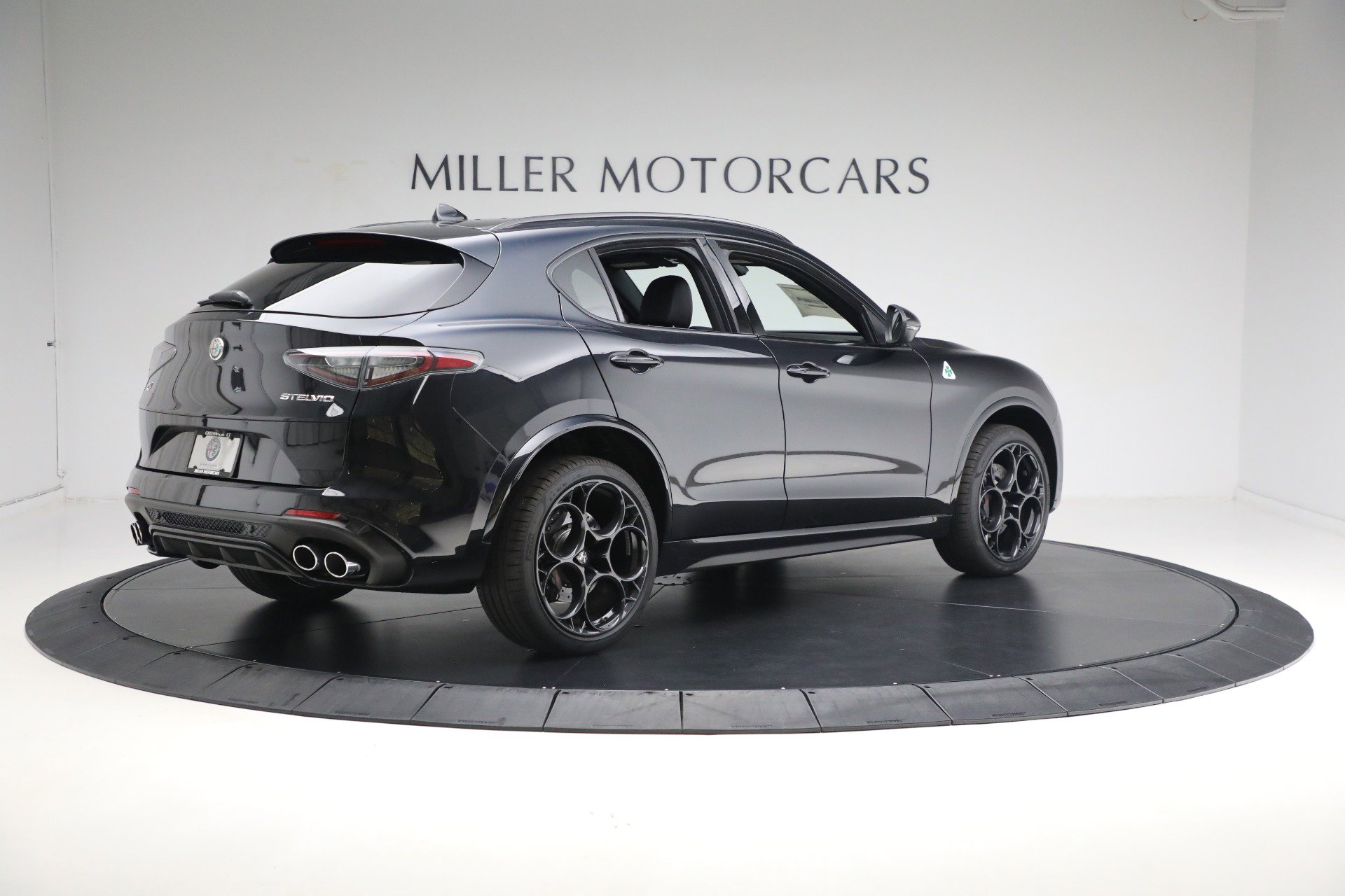 New 2024 Alfa Romeo Stelvio Quadrifoglio w/ Active Assist Plus Package AWD/4WD image 20