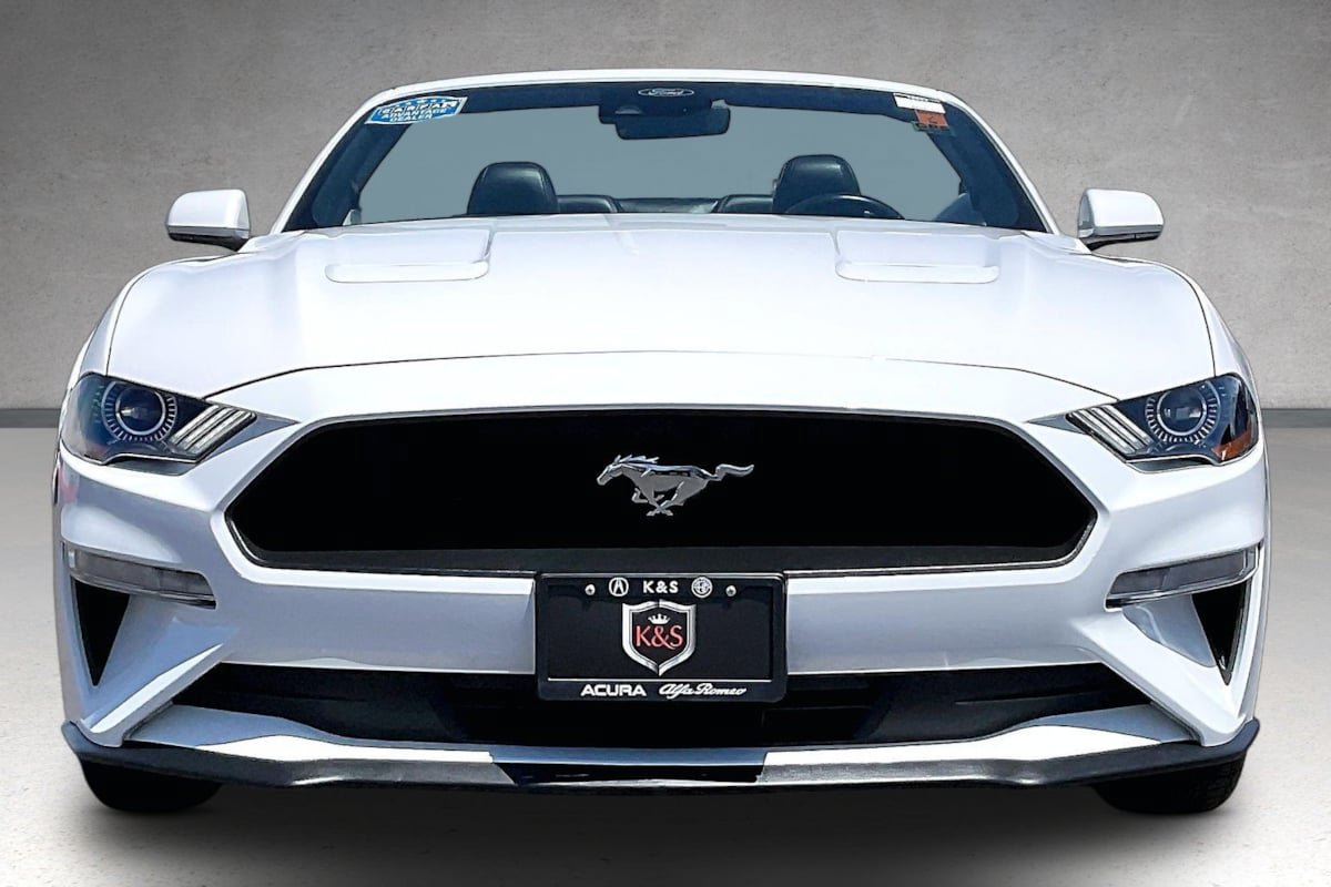 Used 2023 Ford Mustang Premium RWD image 3