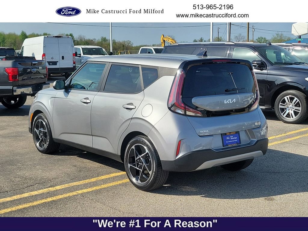 Used 2023 Kia Soul EX FWD image 3