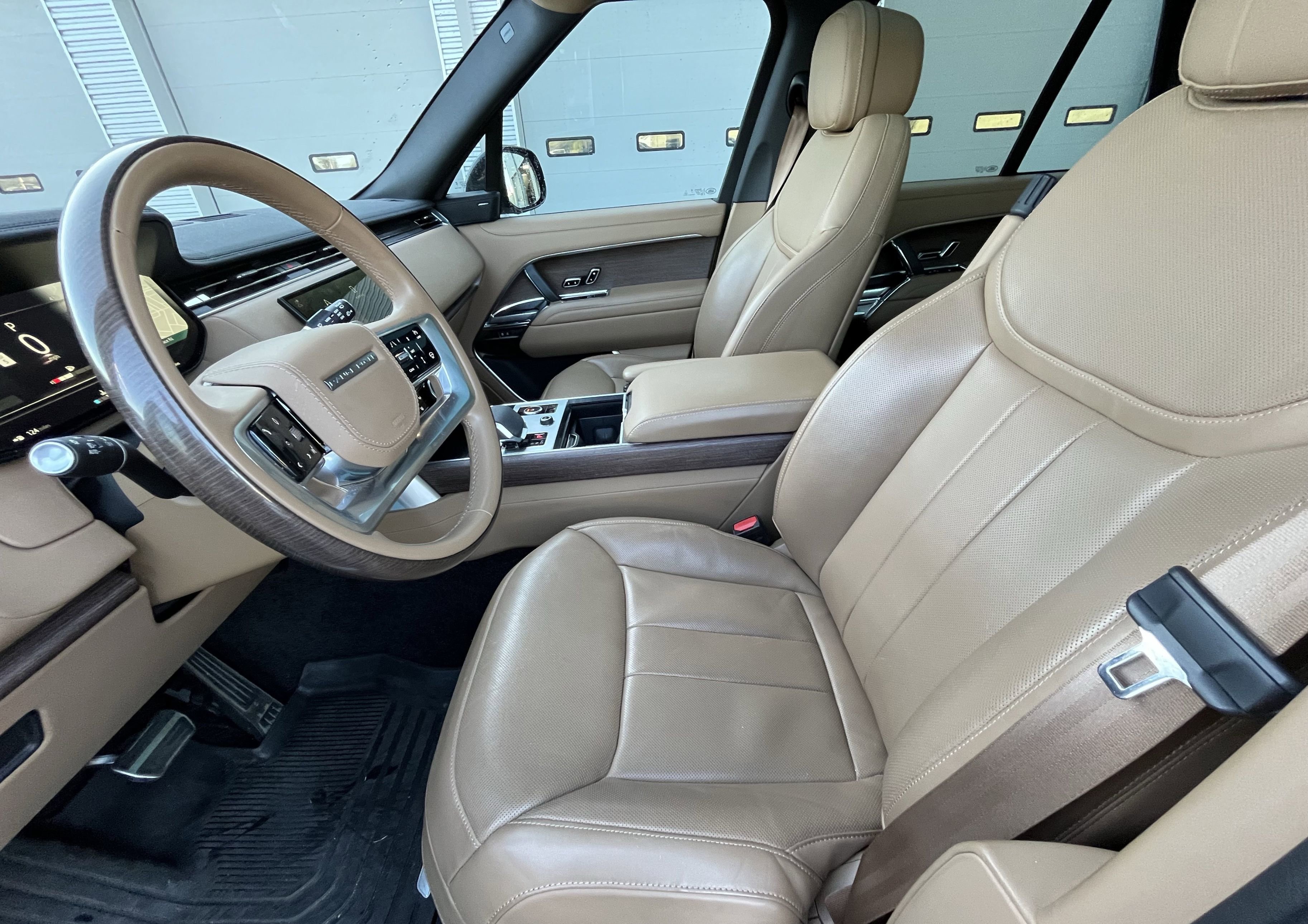 Certified 2023 Land Rover Range Rover SE image 16