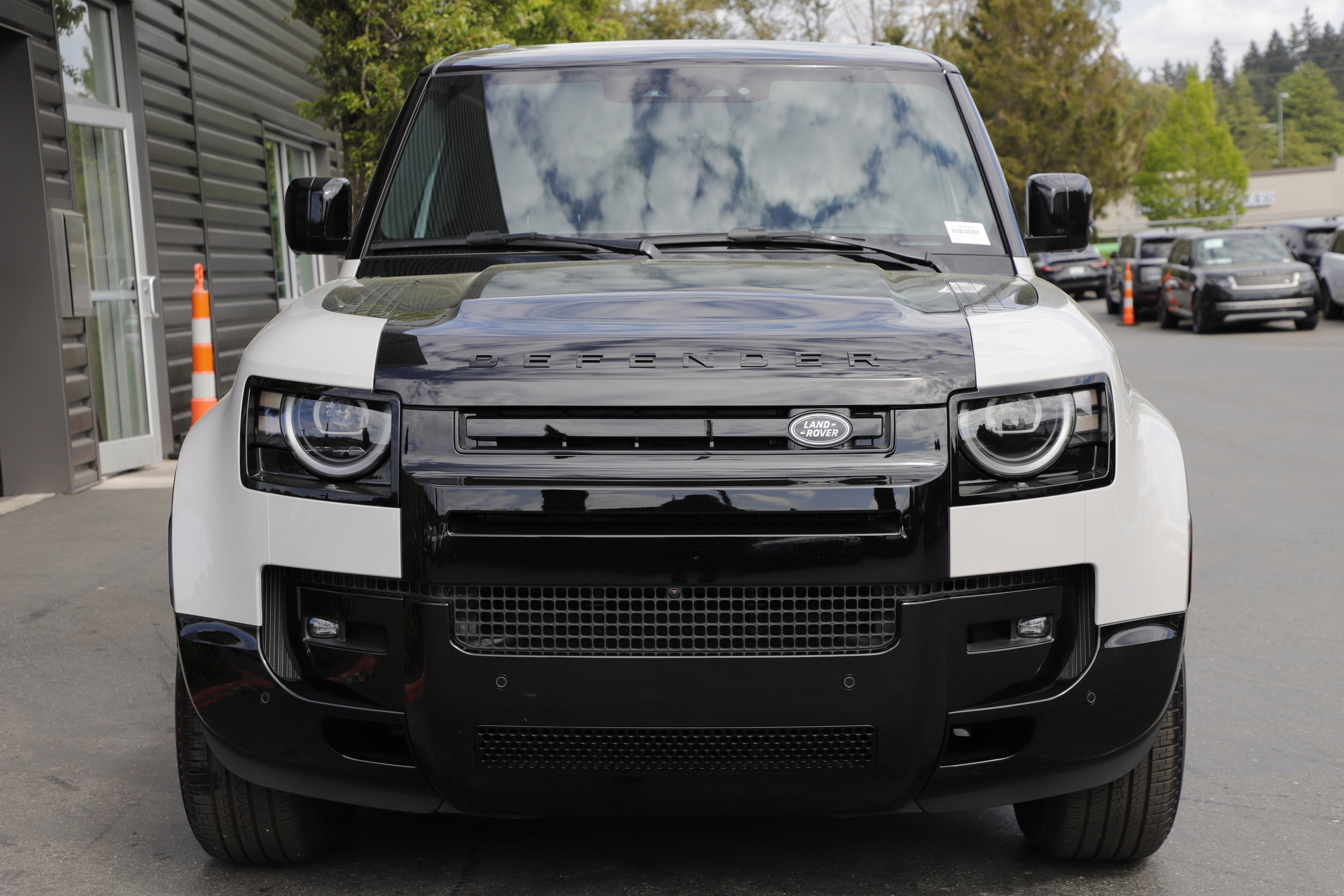 New 2026 Land Rover Defender 110 X AWD/4WD image 4