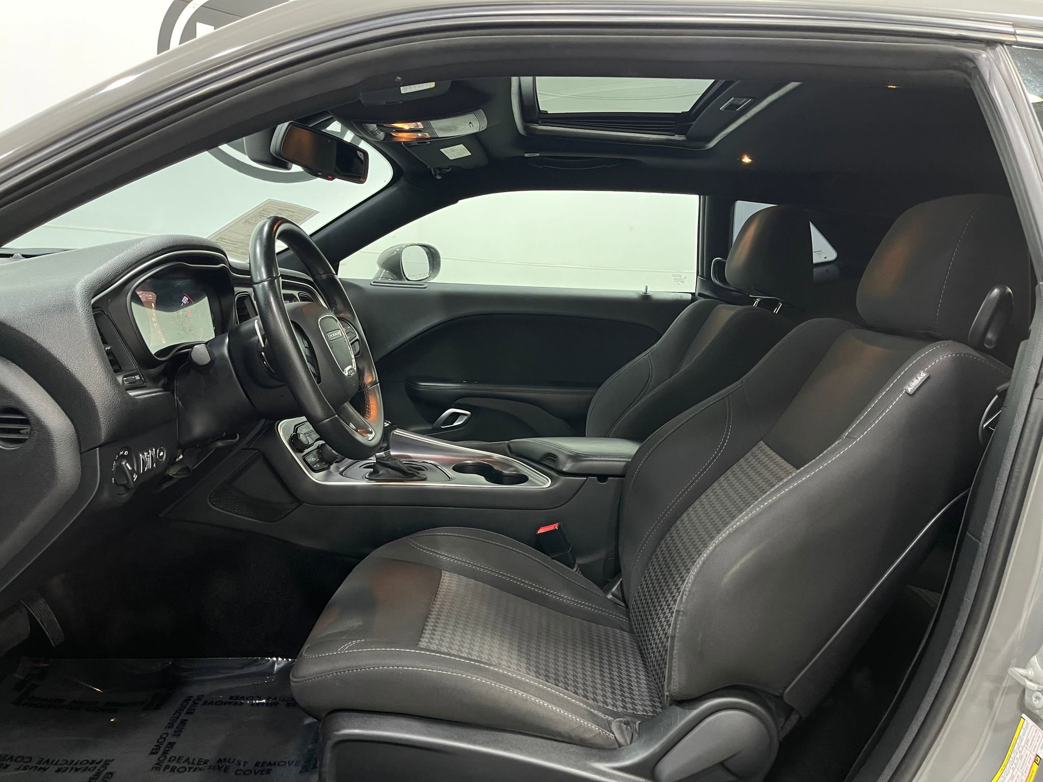 Used 2017 Dodge Challenger R/T w/ Driver Convenience Group image 12