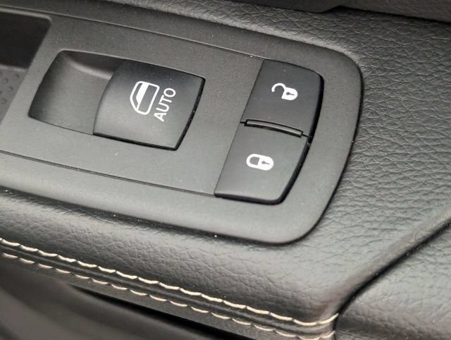 Used 2022 RAM 3500 Big Horn w/ Night Edition AWD/4WD image 33