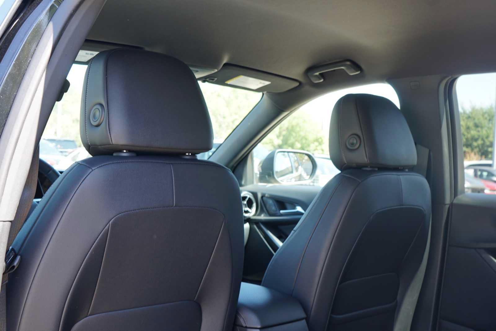 Used 2025 Chevrolet Equinox LT w/ Convenience Package II FWD image 18