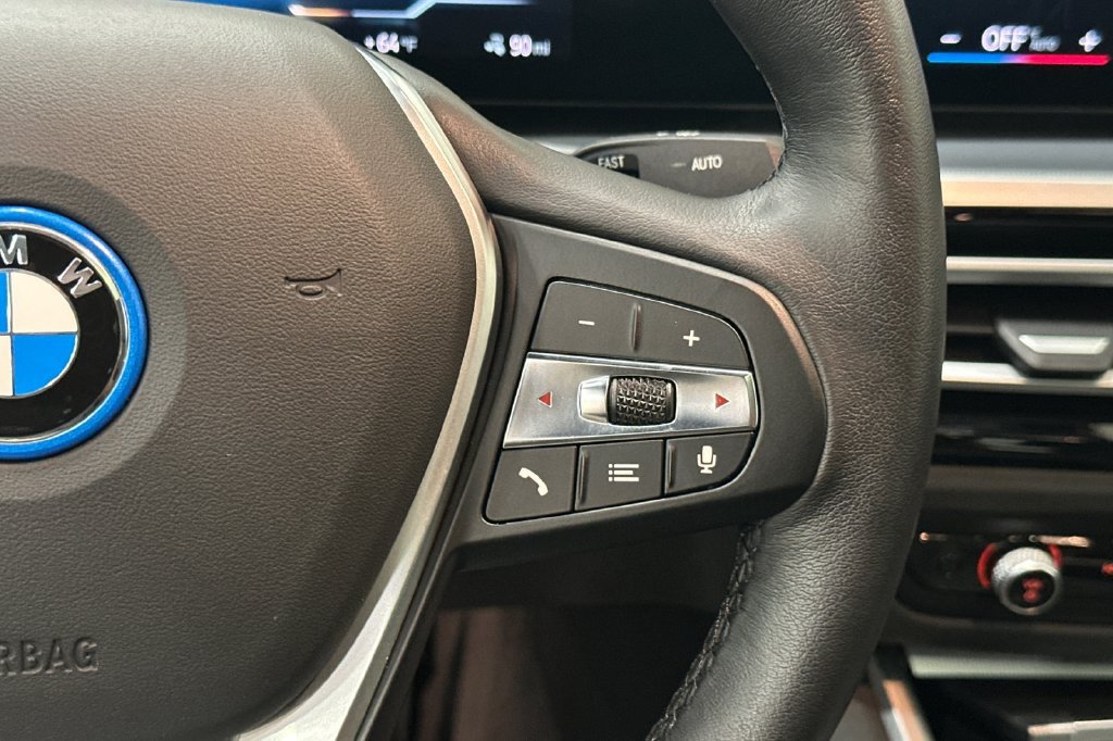 Used 2023 BMW i4 eDrive40 w/ Premium Package RWD image 28
