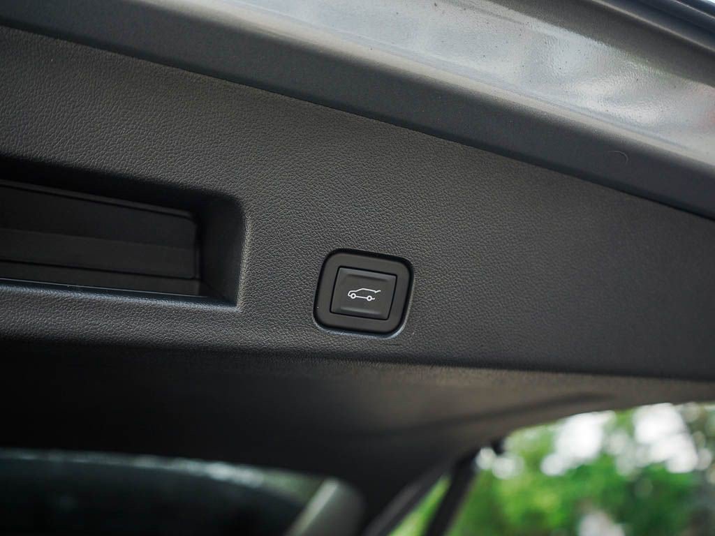 New 2026 GMC Acadia AT4 w/ LPO, Floor Liner Package AWD/4WD image 9