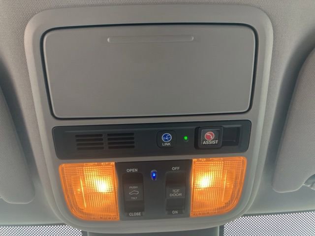 Used 2023 Honda Odyssey Touring image 32