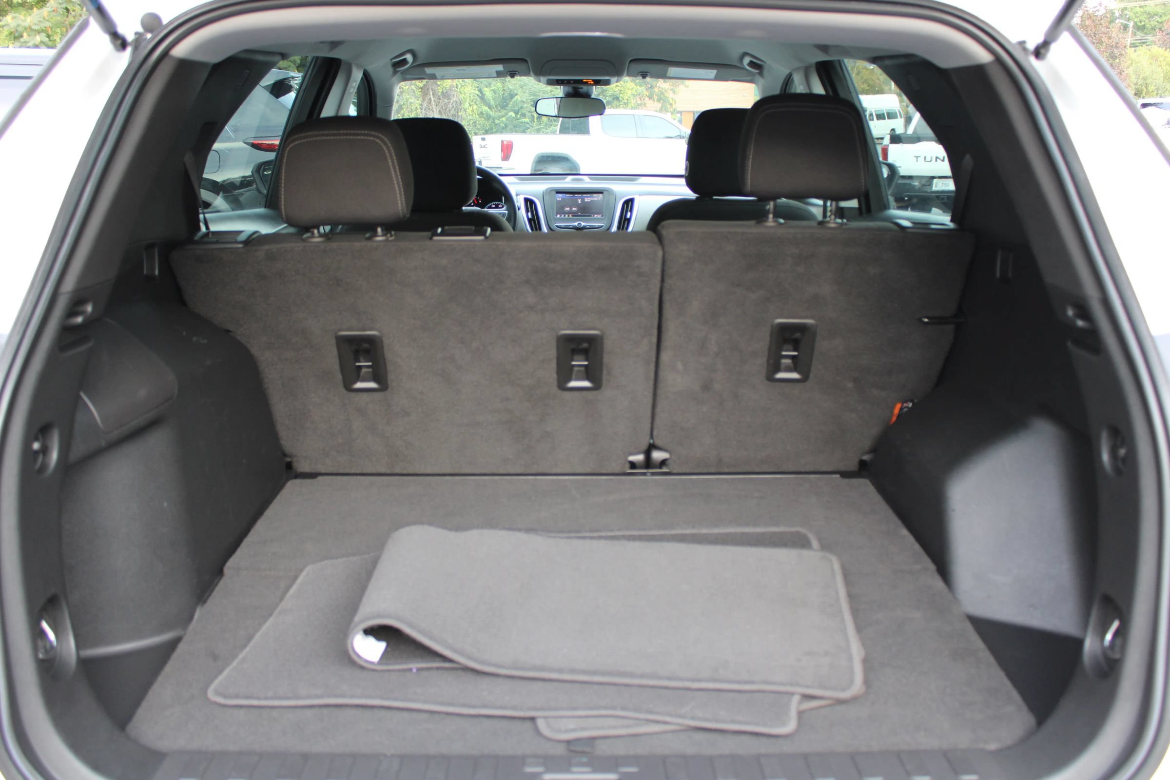 Used 2021 Chevrolet Equinox LS FWD image 23