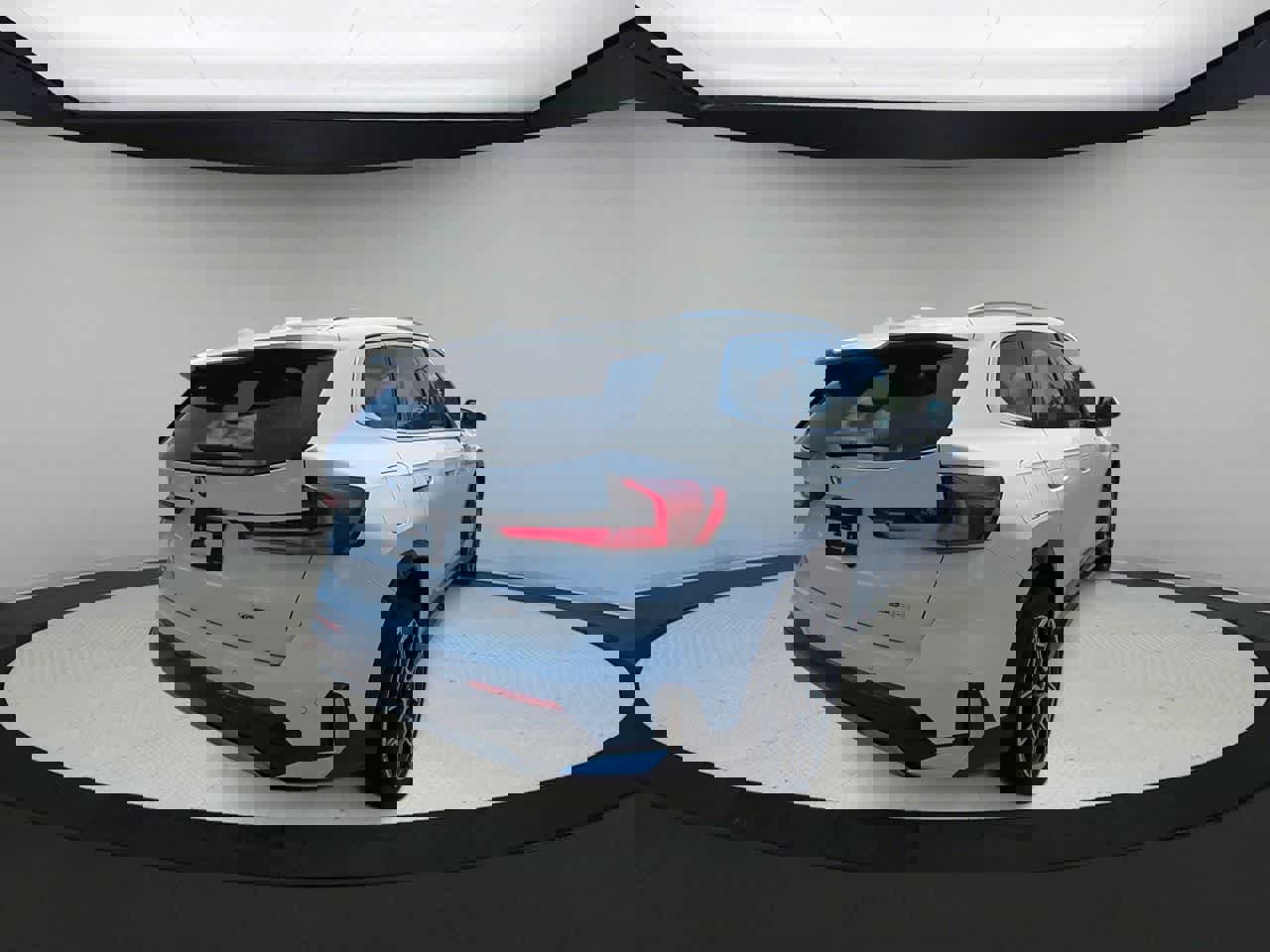 Used 2025 BMW X1 xDrive28i w/ Technology Package image 8