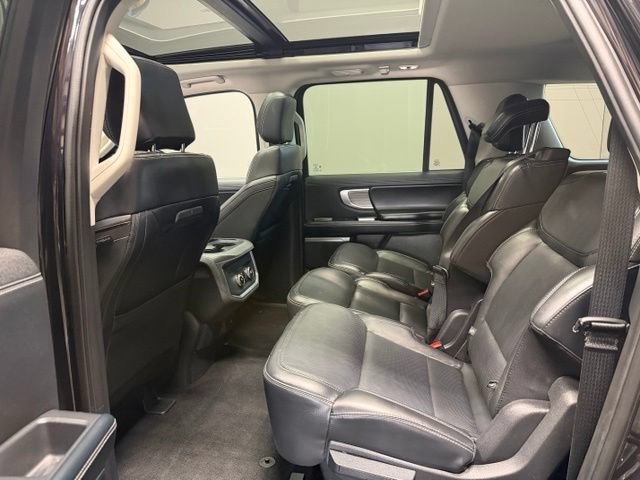 Used 2025 Ford Expedition Max Platinum AWD/4WD image 19