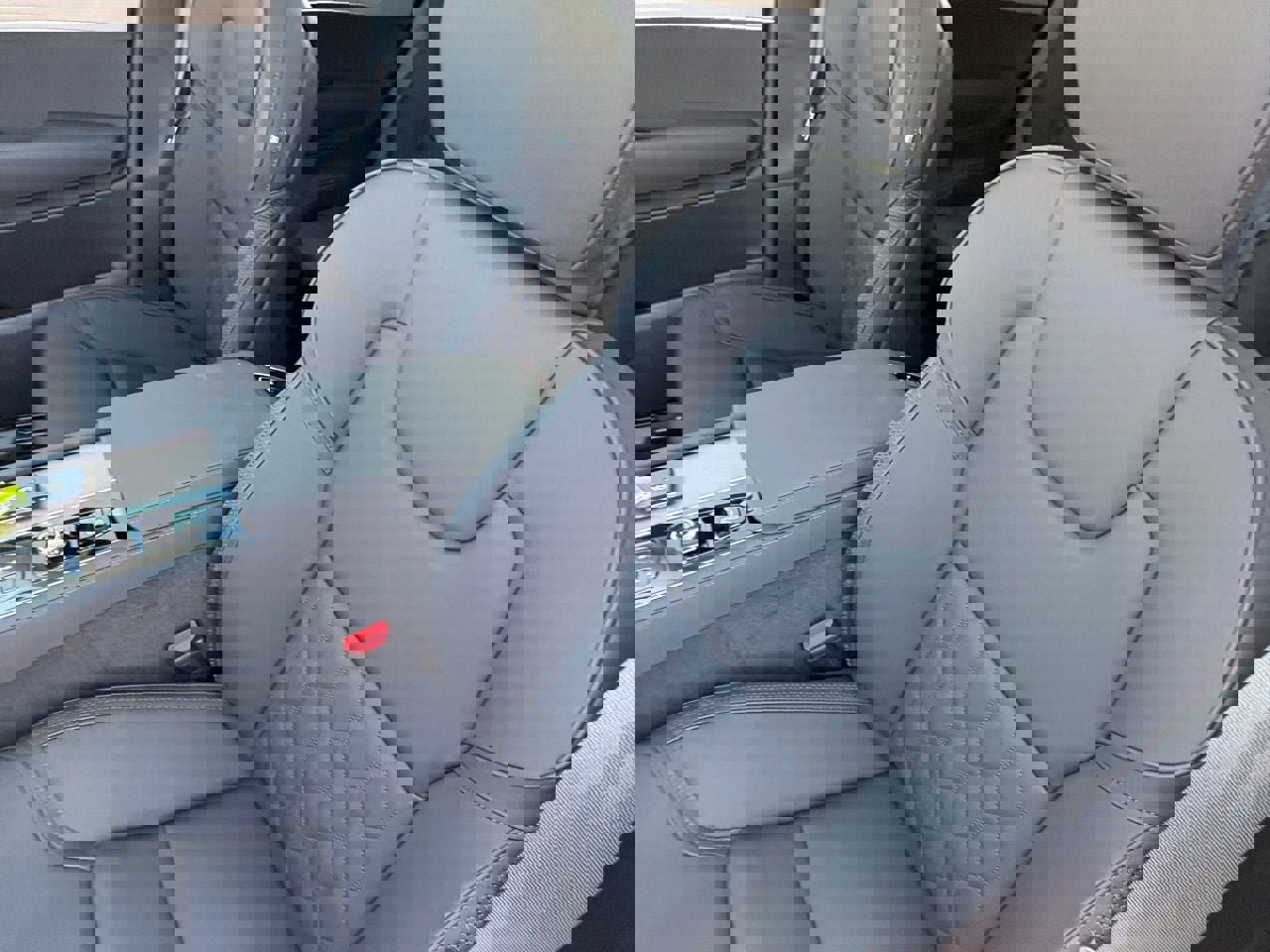 New 2026 Volvo XC90 B6 Plus w/ Protection Package Premier AWD/4WD image 18