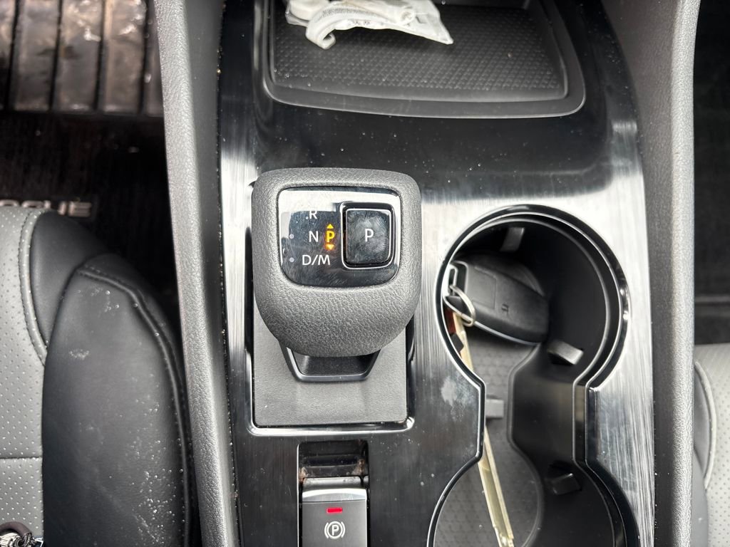 Used 2023 Nissan Rogue SV image 12