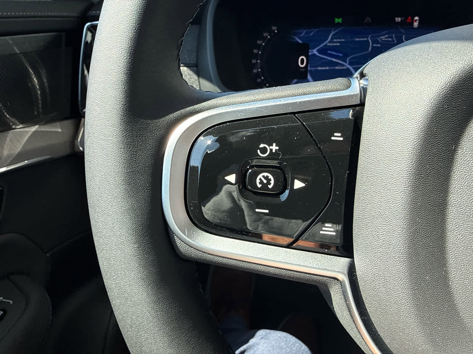 New 2026 Volvo XC90 T8 Ultra w/ Protection Package Premier AWD/4WD image 44