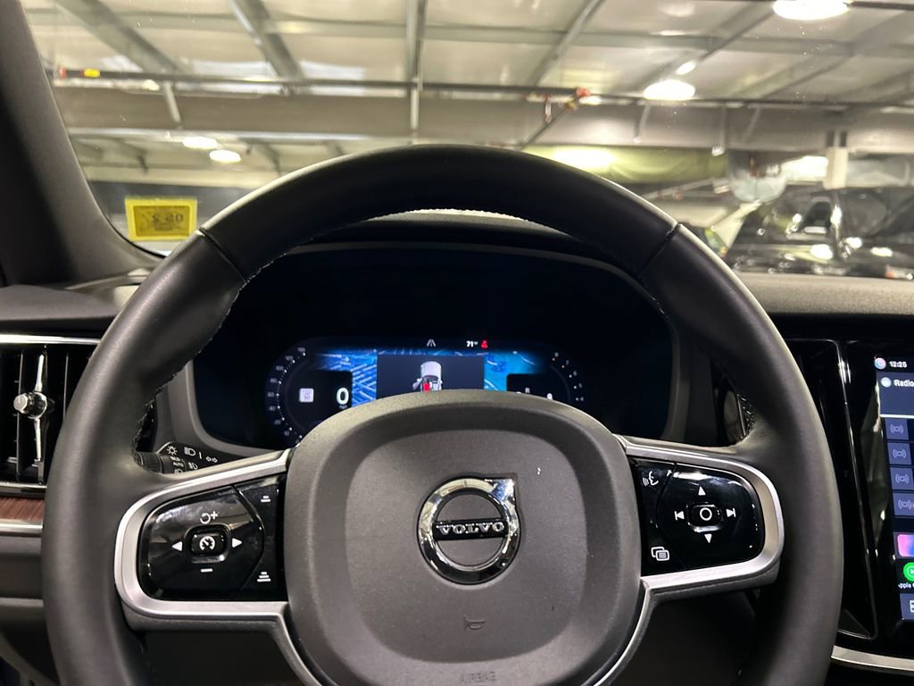 Certified 2025 Volvo V60 B5 Cross Country Plus AWD/4WD image 13