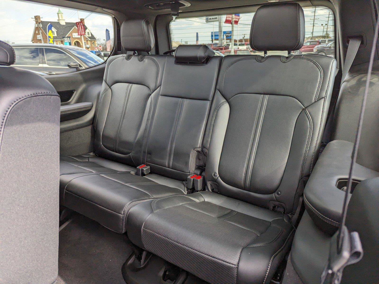 New 2024 Jeep Grand Wagoneer Series I w/ Convenience Group III image 13