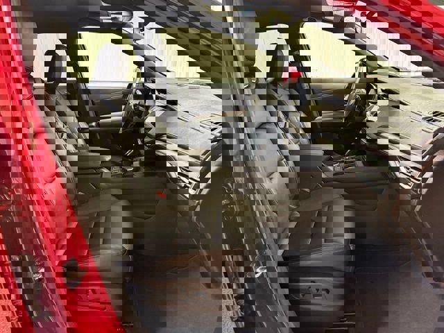 Used 2022 Cadillac XT4 Premium Luxury w/ Enhanced Visibility Package image 22