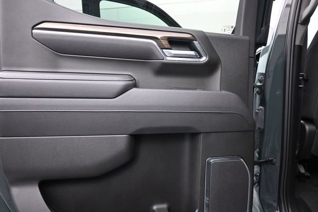 Used 2025 Chevrolet Silverado 1500 LT AWD/4WD image 27
