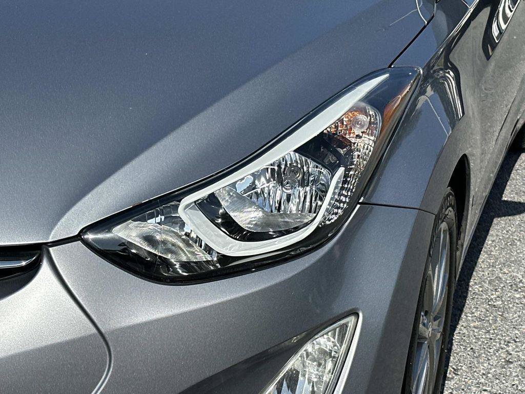 Used 2016 Hyundai Elantra SE w/ Option Group 02 FWD image 8