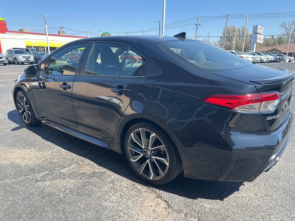 Used 2021 Toyota Corolla SE w/ SE Premium Package image 3