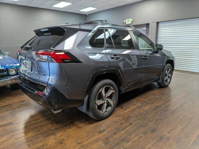 Used 2022 Toyota RAV4 SE image 6