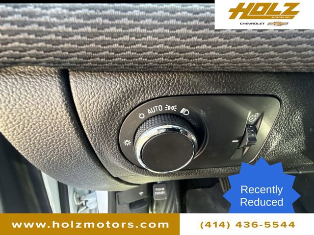 Used 2017 Chevrolet Cruze LT image 16