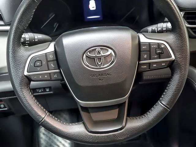 Certified 2024 Toyota Sienna XLE image 16