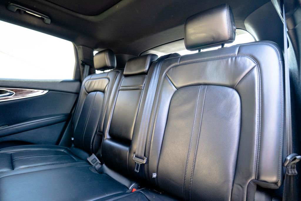 Used 2018 Lincoln MKX Reserve w/ Driver Assistance Package image 32