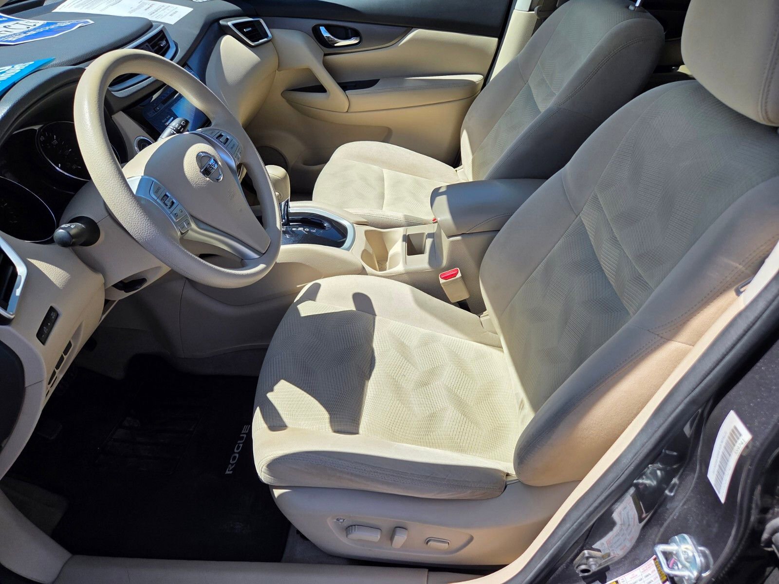 Used 2015 Nissan Rogue SV w/ SV Moonroof Package image 6