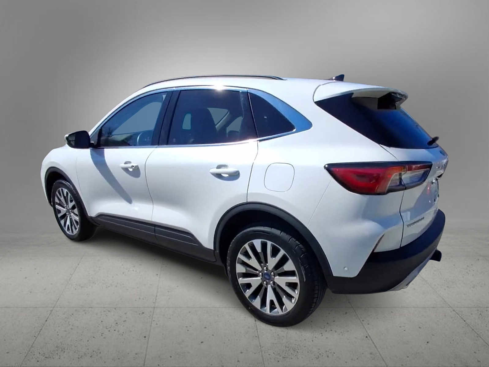 Used 2020 Ford Escape Titanium image 6