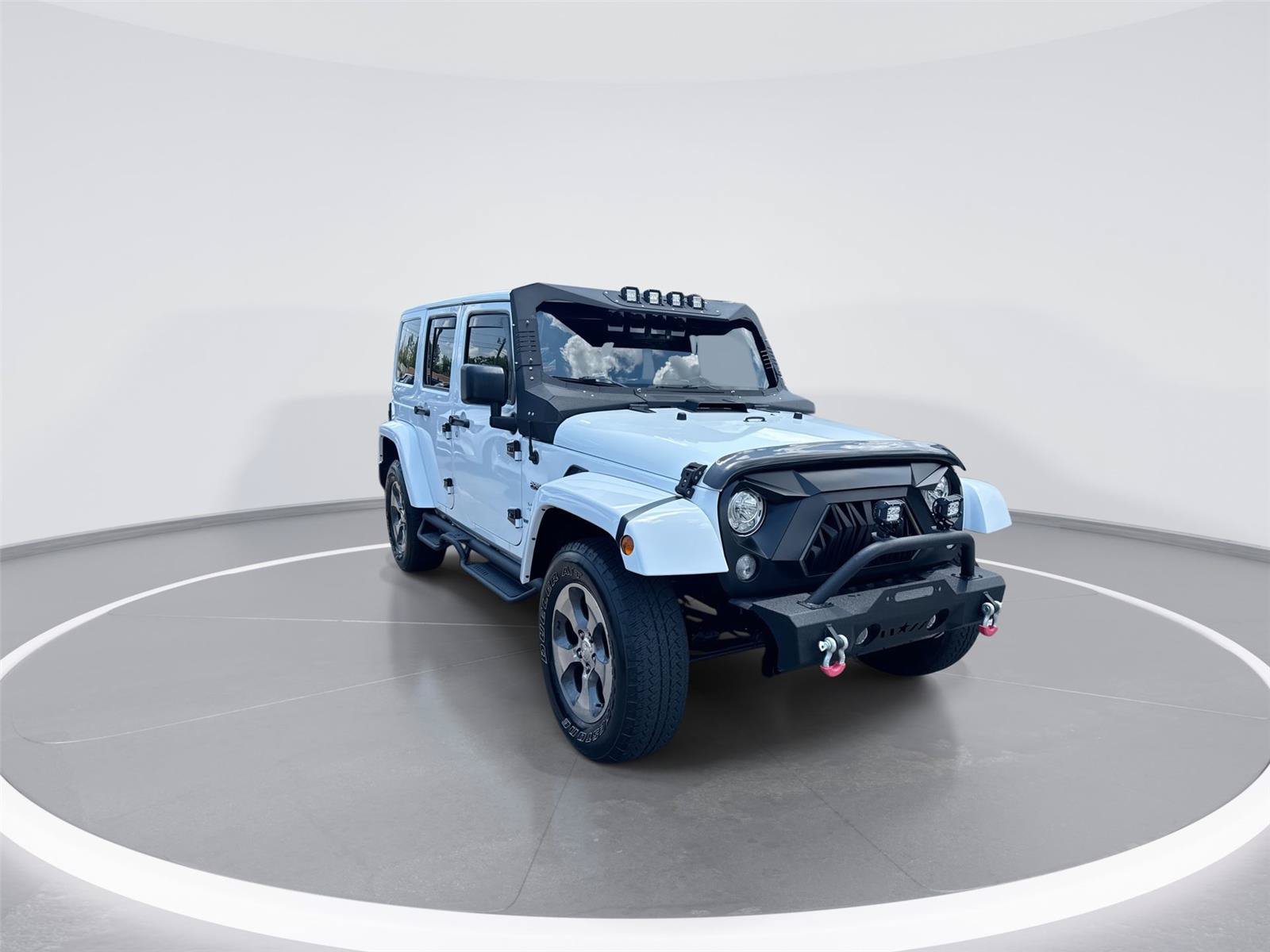 Used 2017 Jeep Wrangler Unlimited Sahara AWD/4WD image 2