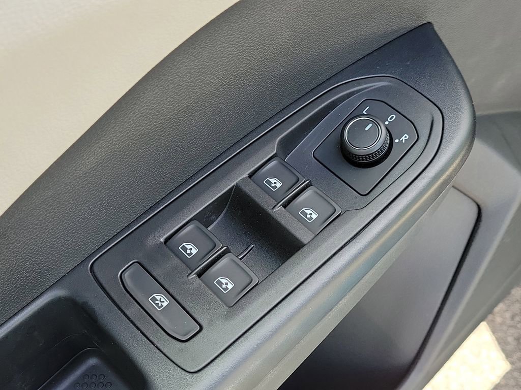 New 2026 Volkswagen Taos S image 14