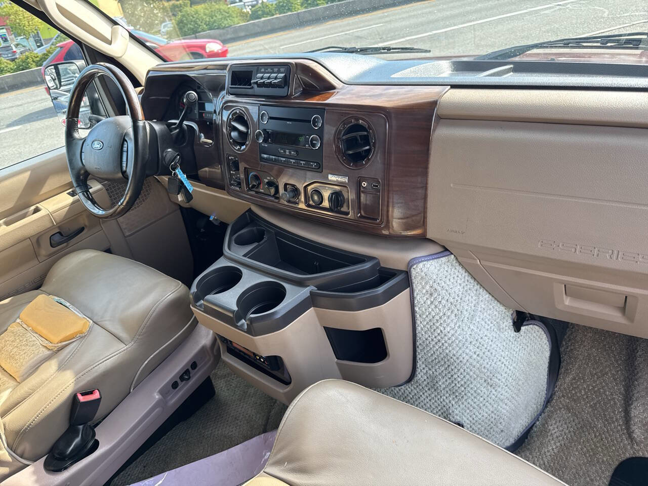 Used 2011 Ford E-150 and Econoline 150 w/ Premium Van Group RWD image 21