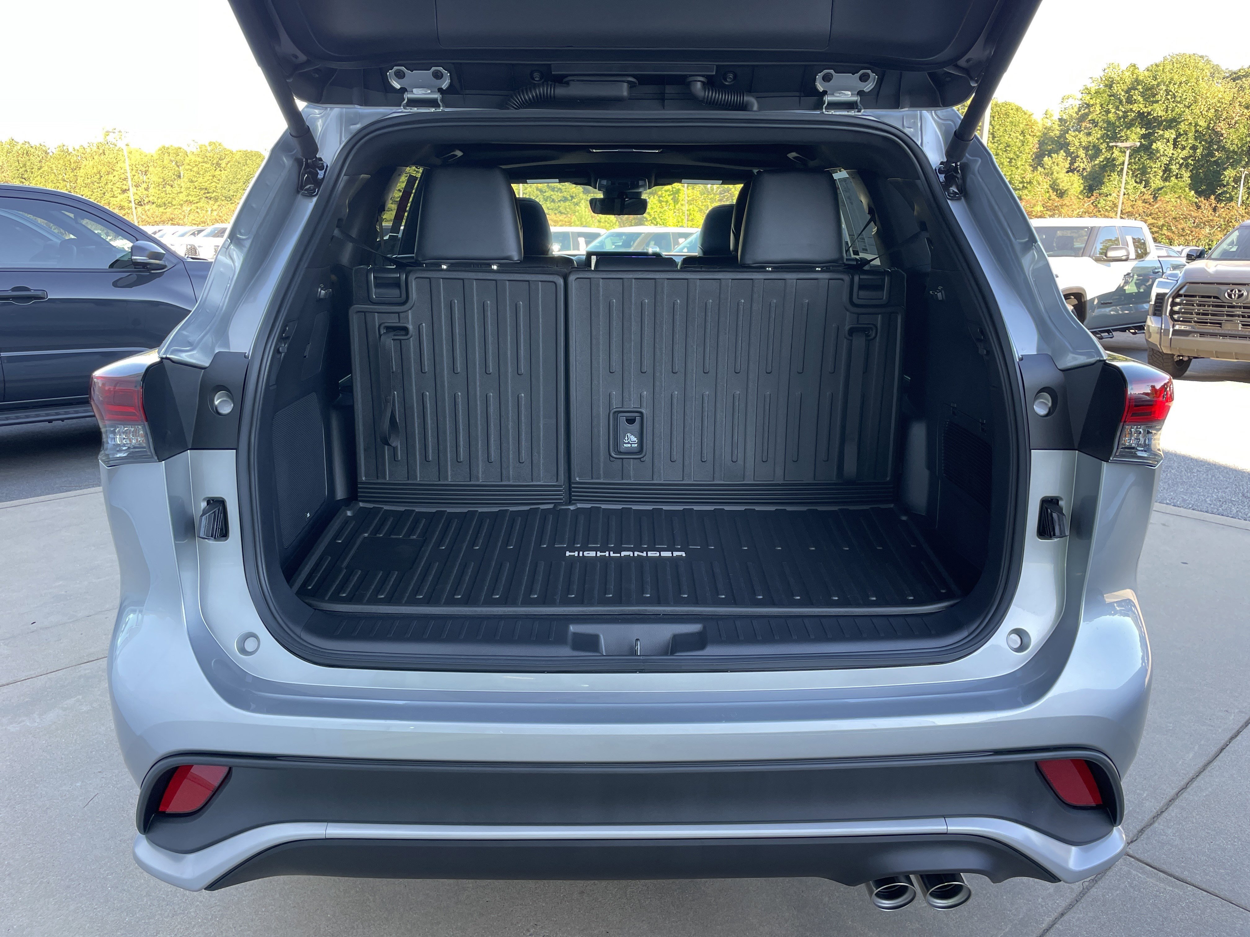 New 2025 Toyota Highlander XSE image 21