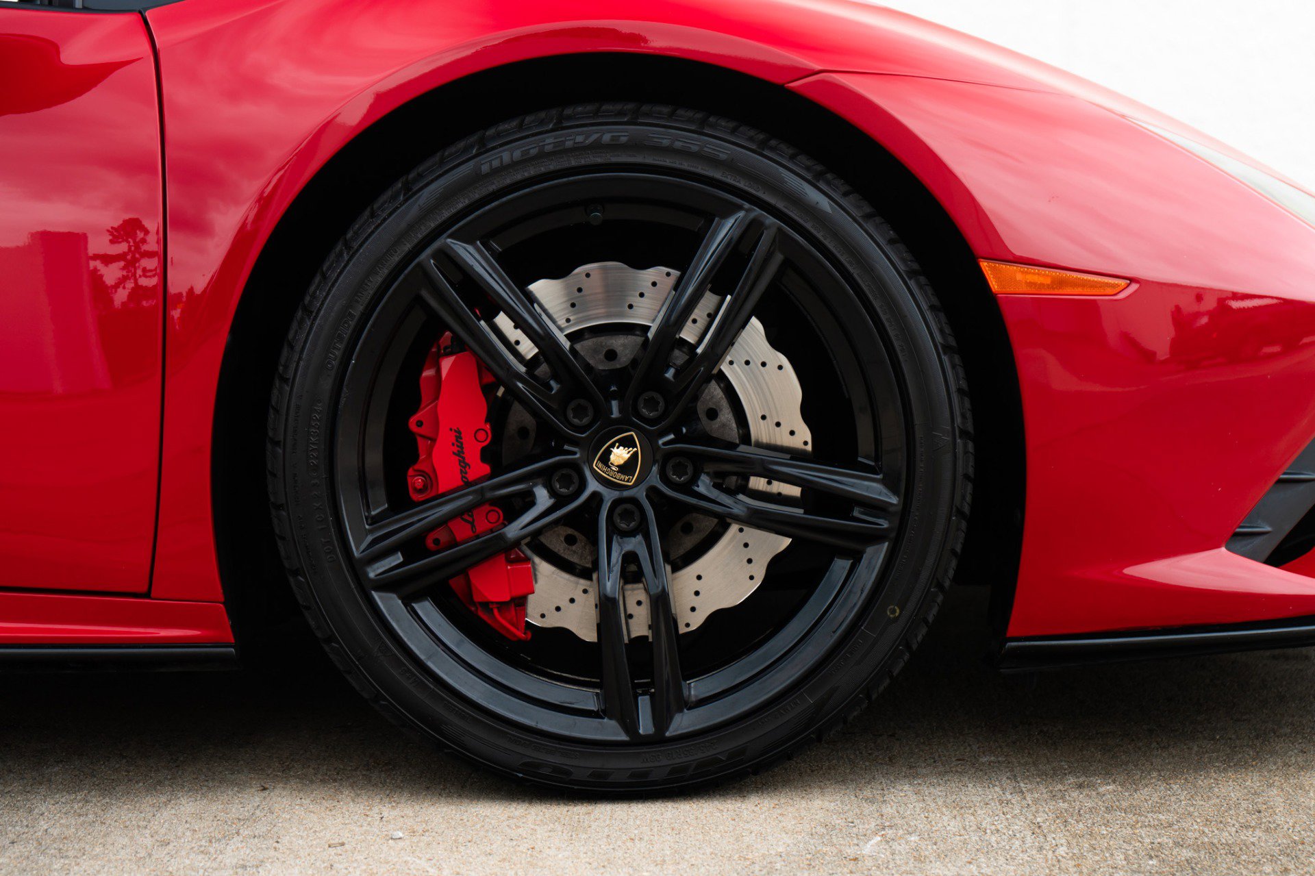 Used 2021 Lamborghini Huracan EVO RWD image 32
