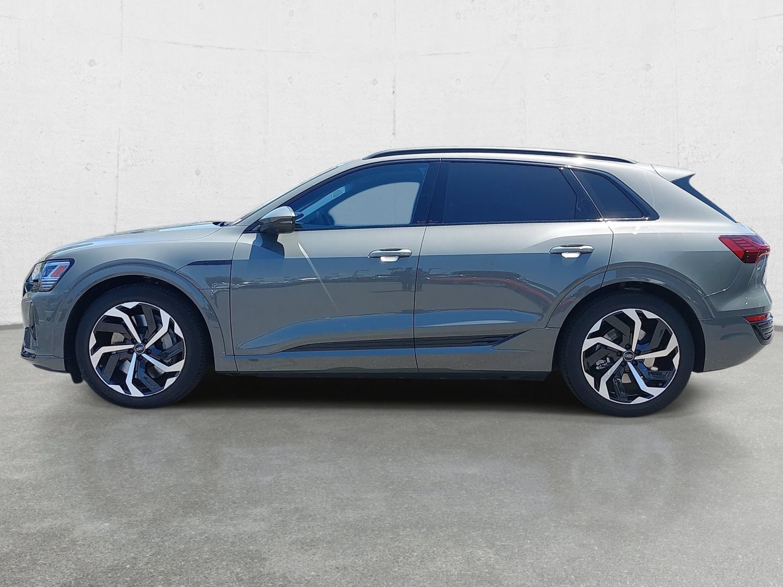 Used 2024 Audi Q8 e-tron Premium Plus w/ Prestige Package AWD/4WD image 8