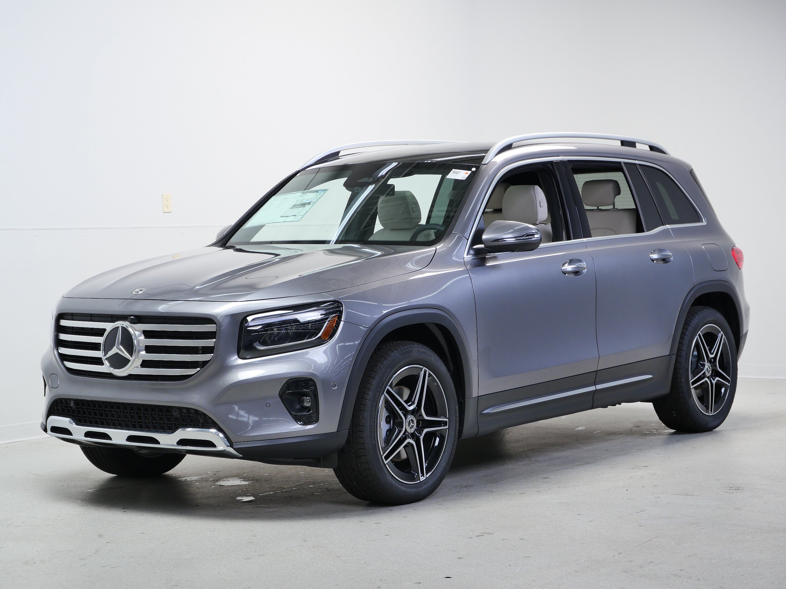 New 2026 Mercedes-Benz GLB 250 4MATIC image 4
