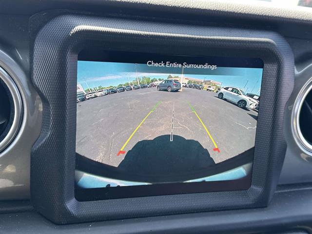 Used 2023 Jeep Wrangler Unlimited Sahara w/ Cold Weather Group AWD/4WD image 19