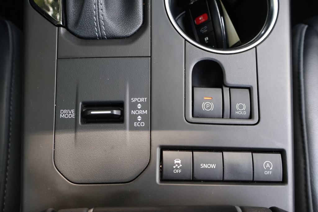 Used 2022 Toyota Highlander XSE FWD image 21