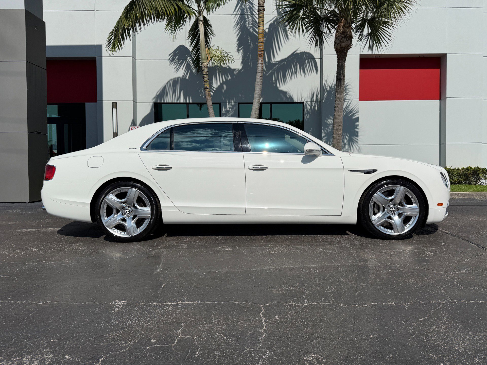 Used 2014 Bentley Flying Spur W12 AWD/4WD image 2
