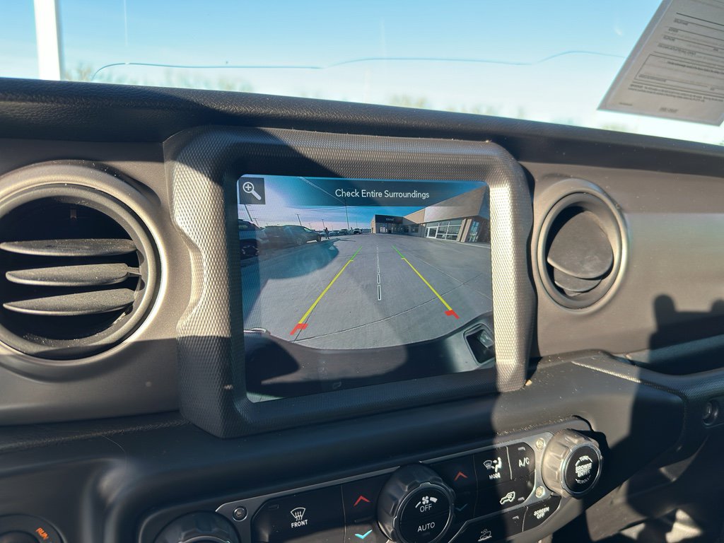 Used 2021 Jeep Gladiator Sport image 20