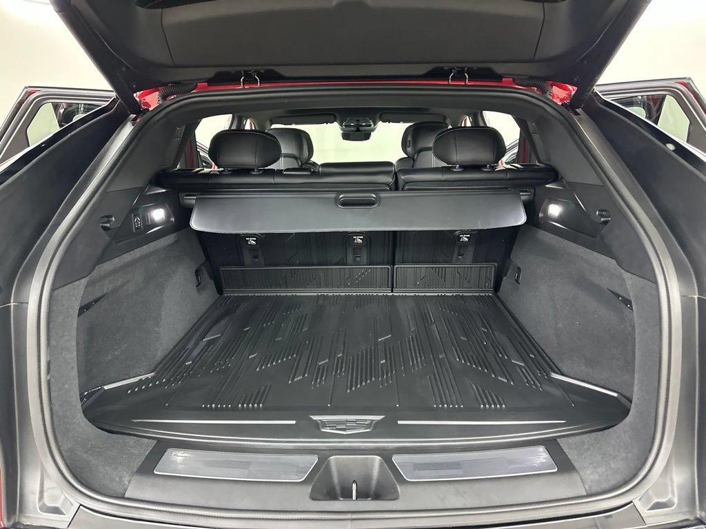Certified 2025 Cadillac Lyriq Luxury w/ LPO, Floor Liner Package AWD/4WD image 26