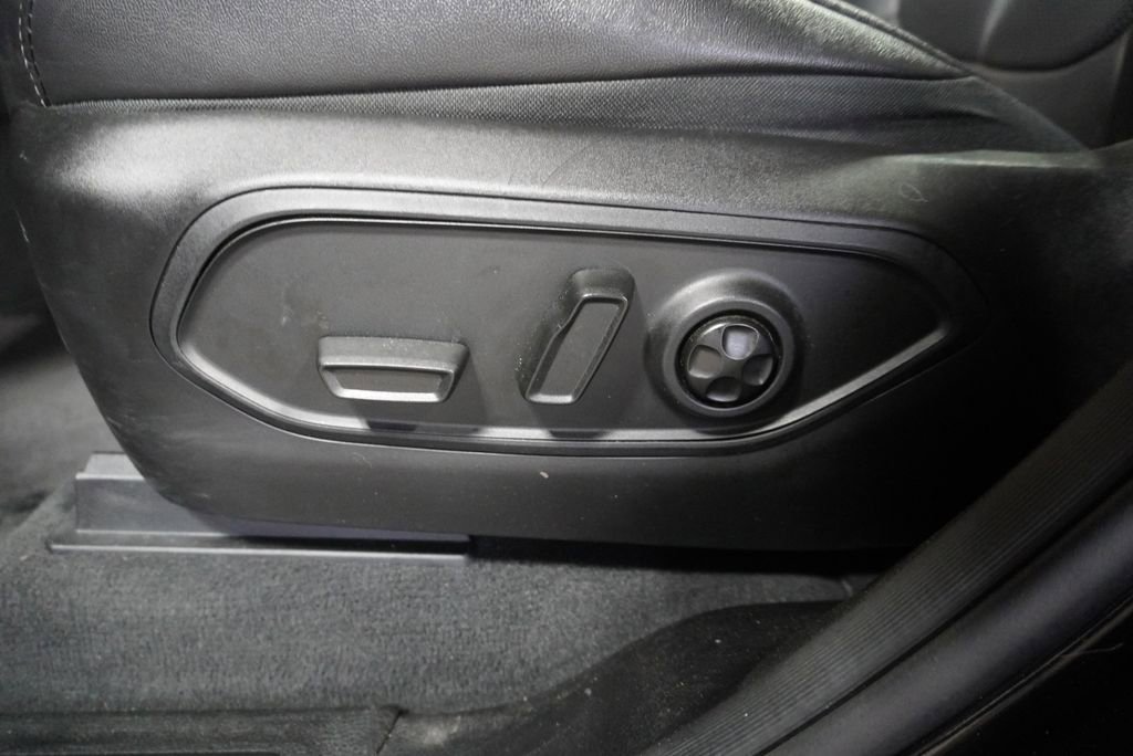 Used 2024 Jeep Grand Cherokee Limited w/ Luxury Tech Group II image 17