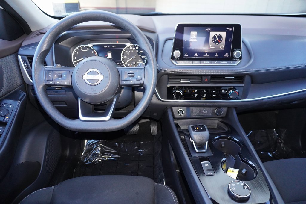 Used 2023 Nissan Rogue S image 11