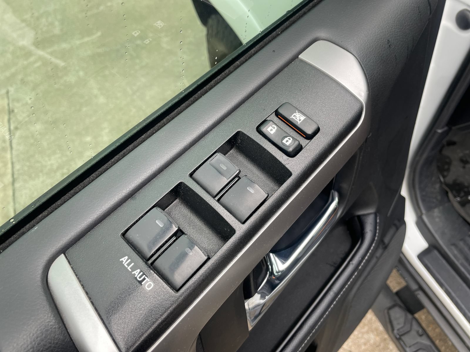 Used 2024 Toyota 4Runner SR5 Premium w/ Moonroof Package AWD/4WD image 11