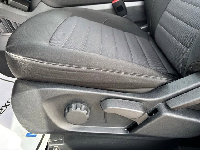 Certified 2021 Ford Edge SE image 13