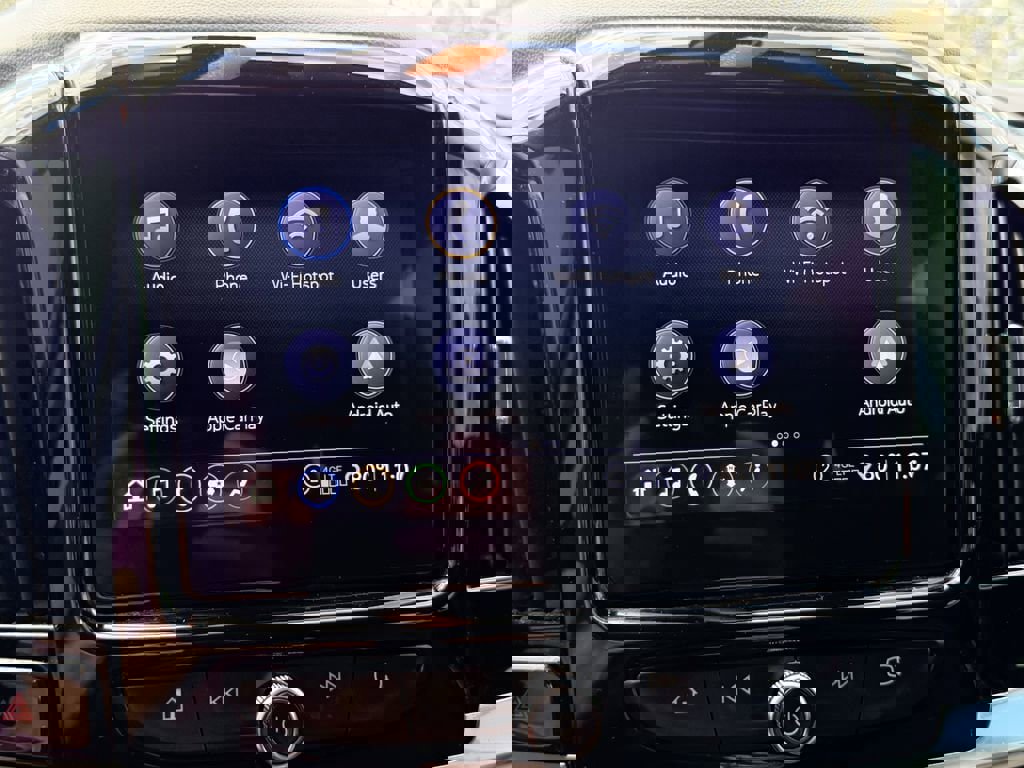 Used 2020 Chevrolet Traverse LT image 24